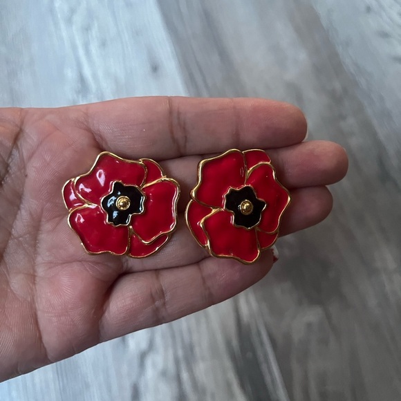 Escada Vintage red enamel poppy clip-on earrings - Picture 9 of 9